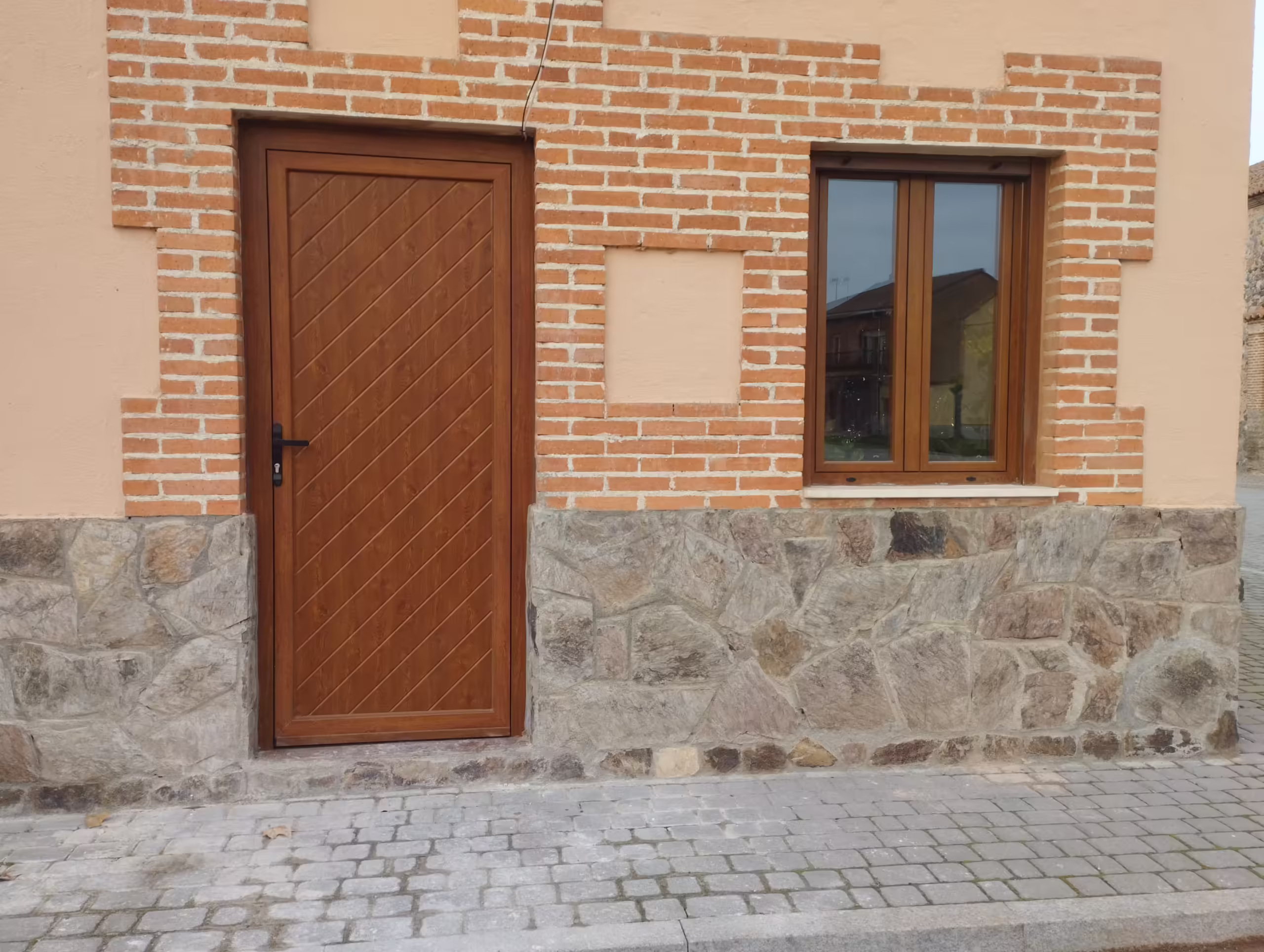 Puerta y ventana a medida